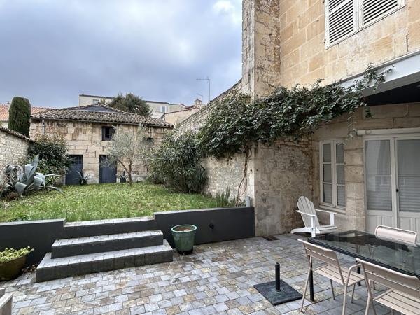 Maison - 10 pièces - 270 m²