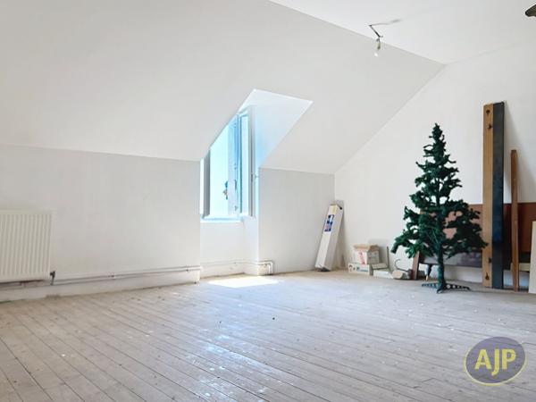 Maison à vendre Bel Air - 6 pièces, 172m² avec 5 chambre(s) à 149 240€ - AJP Immobilier Segré