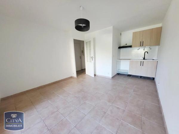 Appartement à louer 2 pièces 29.06m² Fréjus (83600)