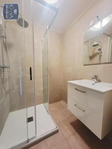 Appartement à louer 2 pièces 29.06m² Fréjus (83600)