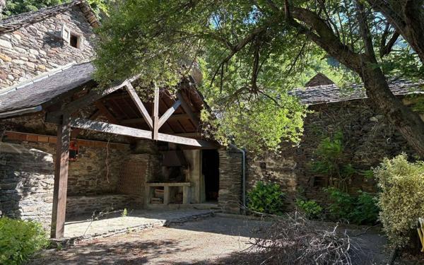 Maison à vendre    5 pièces •  Ispagnac