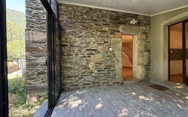 Maison à vendre    5 pièces •  Ispagnac