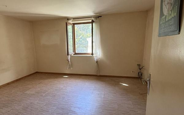 Maison à vendre    5 pièces •  Ispagnac