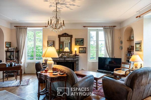 Demeure familiale du XIXe avec piscine, dépendances et vaste terrain