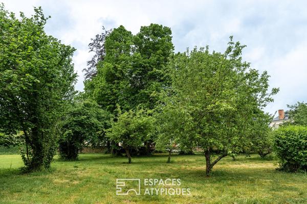 Demeure familiale du XIXe avec piscine, dépendances et vaste terrain