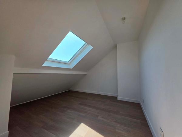 Maison CALAIS, secteur Einstein, 3 chambres, jardin, dépendance