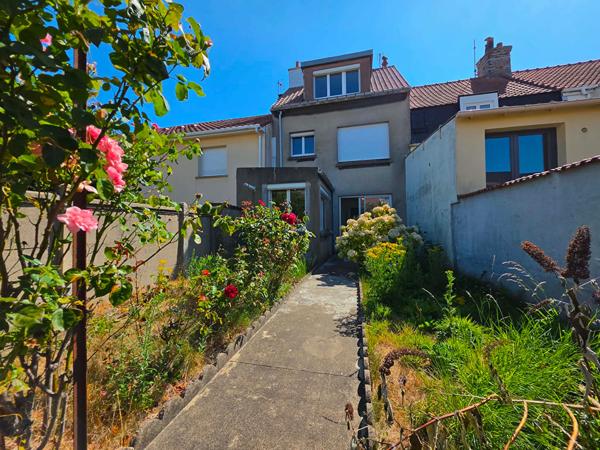 Maison CALAIS, secteur Einstein, 3 chambres, jardin, dépendance