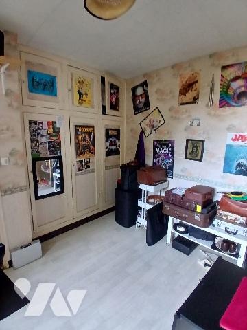 Maison d'habitation avec garage et jardin proche centre