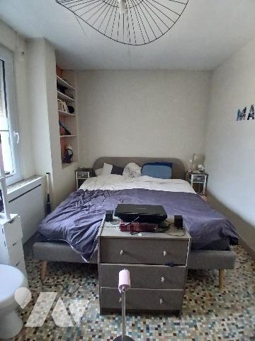 Maison d'habitation avec garage et jardin proche centre