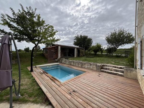 Maison à vendre |  Bourg-Charente |  5 pièces | 205 m²