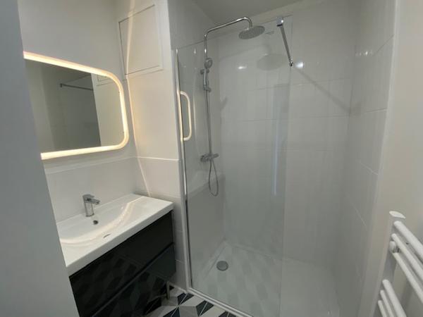 A LOUER APPARTEMENT  2 CHAMBRES PLEIN CENTRE VILLE DE ST QUENTIN 02100