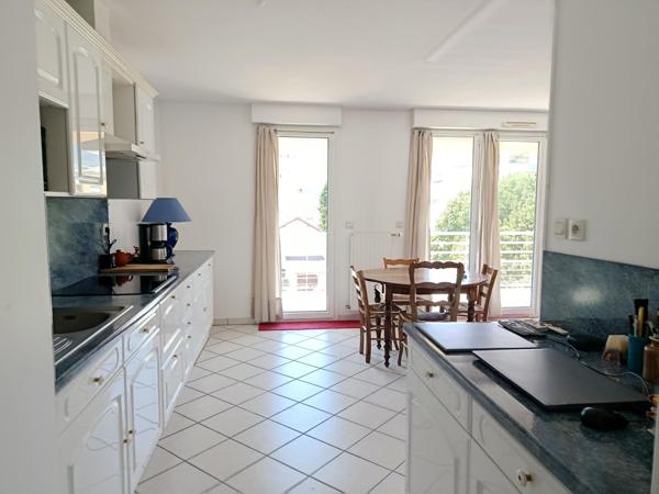 A SASIR Appartement au dernier étage avec ascensseur et vue panoramique au coeur de Echirolles