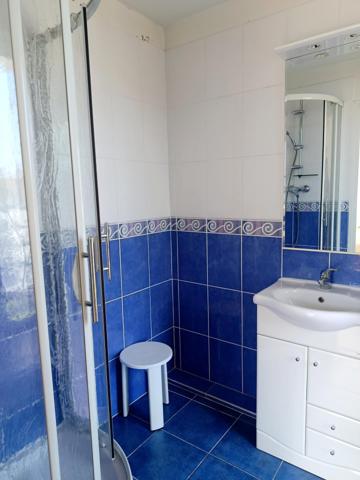 A SASIR Appartement au dernier étage avec ascensseur et vue panoramique au coeur de Echirolles