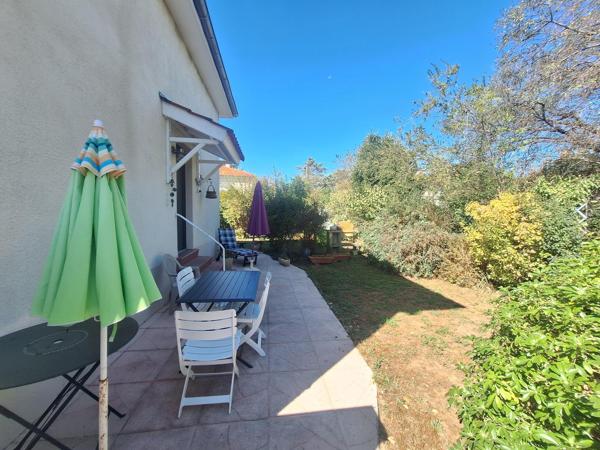MEYZIEU LE CARREAU – Maison familiale 107 m² – Terrain 436 m² – 3 chambres – Garage – Combles aménageables – Calme et sans vis-à-vis*
