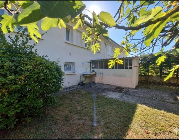 MEYZIEU LE CARREAU – Maison familiale 107 m² – Terrain 436 m² – 3 chambres – Garage – Combles aménageables – Calme et sans vis-à-vis*