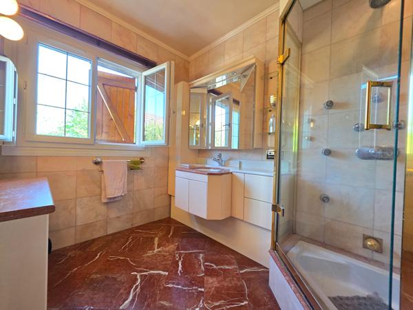 Maison 5 chambres sous sol à Trilport