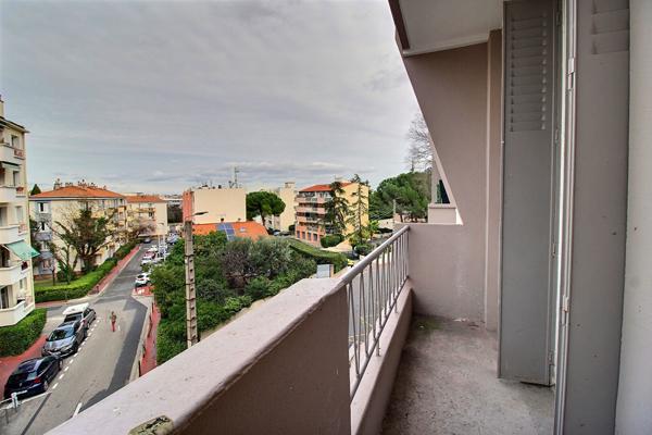 Appartement Montpellier 3 pièce(s) 64.24 m2 proche place CARNOT