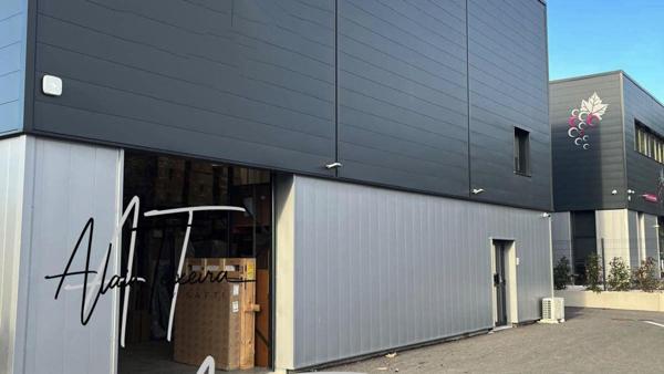 Local commercial de 820 m² quasi neuf