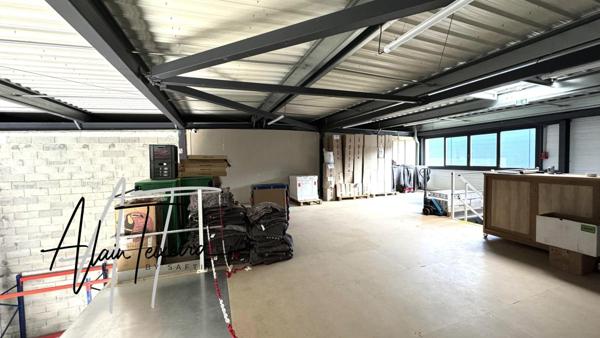 Local commercial de 820 m² quasi neuf