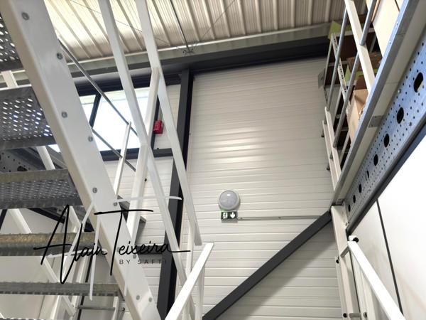 Local commercial de 820 m² quasi neuf