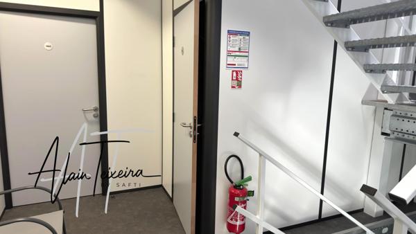 Local commercial de 820 m² quasi neuf