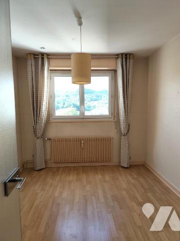 Appartement T 4 à LONS LE SAUNIER de 104,96m² loi carrez 