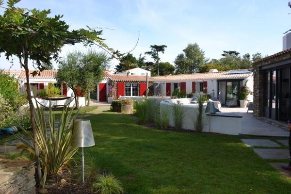 MAISON FAMILIALE  A DEUX PAS DES PLAGES