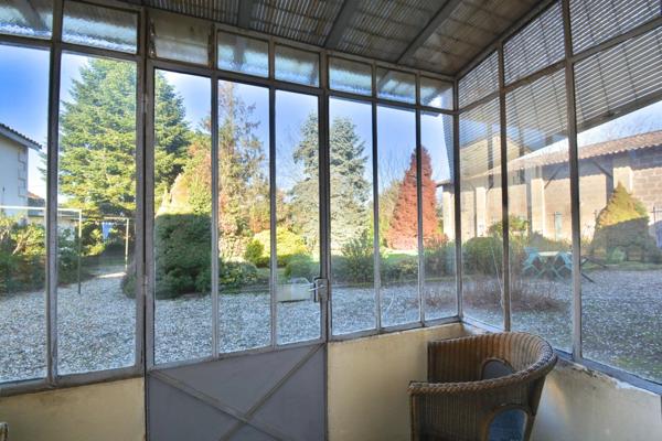 Ancien corps de ferme sur 6 hectares – Idéal pour projet équestre ou élevage canin Maison en pierre 4 chambres avec dépendances à PINEUILH (33