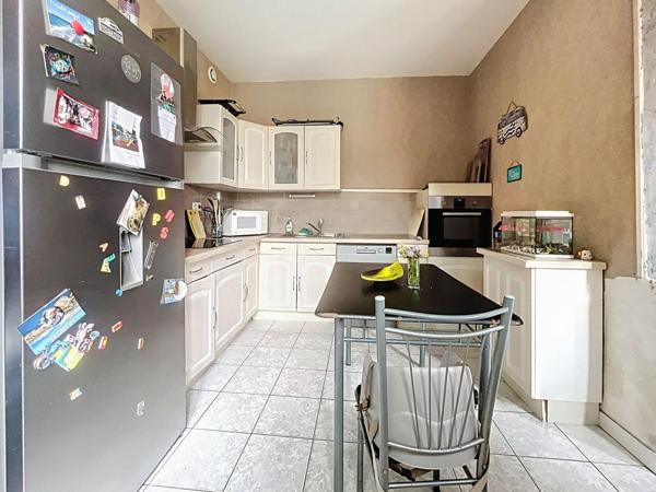 Le charme d'une maison avec rivière au fond du jardin - Coup de coeur assuré !