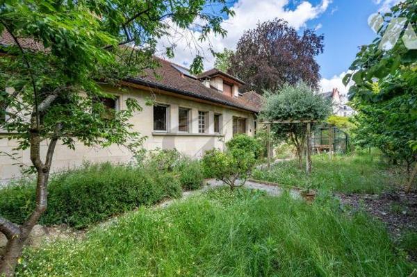 Saint-Mandé – Propriété avec jardin face au Bois de Vincennes