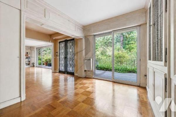 Saint-Mandé – Propriété avec jardin face au Bois de Vincennes