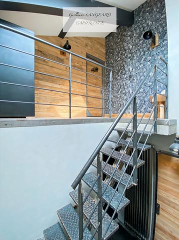 A VENDRE, OYONNAX (01), MAISON AVEC PISCINE DE 227M2 SUR 2875 M2 DE TERRAIN