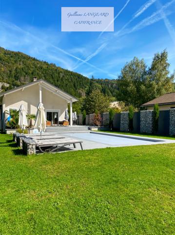 A VENDRE, OYONNAX (01), MAISON AVEC PISCINE DE 227M2 SUR 2875 M2 DE TERRAIN