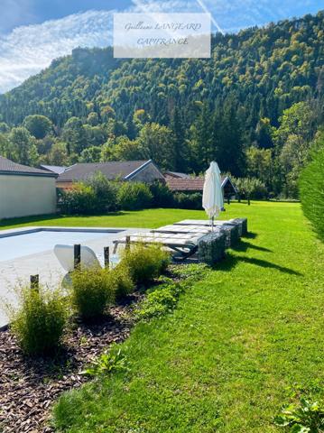 A VENDRE, OYONNAX (01), MAISON AVEC PISCINE DE 227M2 SUR 2875 M2 DE TERRAIN