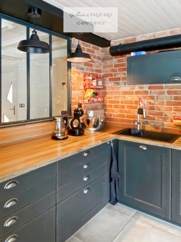 A VENDRE, OYONNAX (01), MAISON AVEC PISCINE DE 227M2 SUR 2875 M2 DE TERRAIN