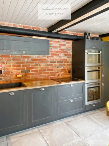 A VENDRE, OYONNAX (01), MAISON AVEC PISCINE DE 227M2 SUR 2875 M2 DE TERRAIN