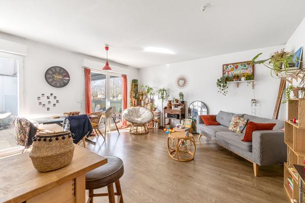 PROCHE MAIRIE DE BEGLES APPARTEMENT 3 PIECES