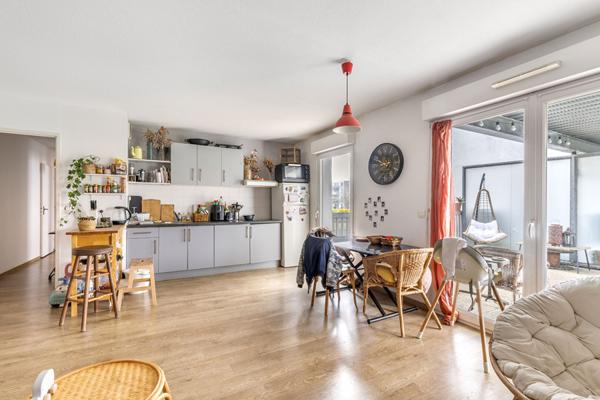 PROCHE MAIRIE DE BEGLES APPARTEMENT 3 PIECES