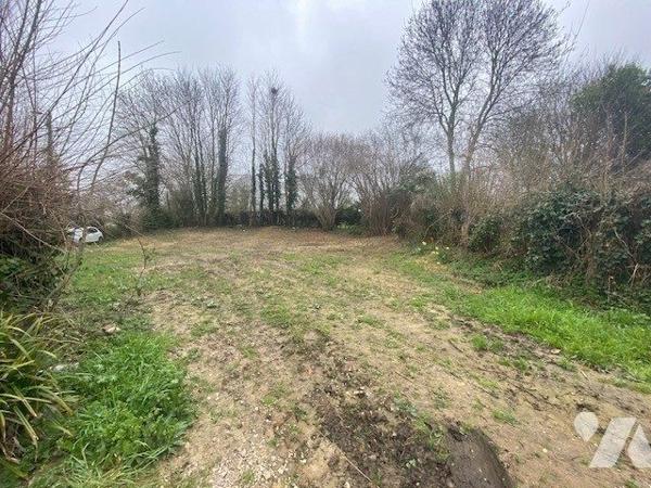 TERRAIN A BATIR HORS LOTISSEMENT VIABILISE