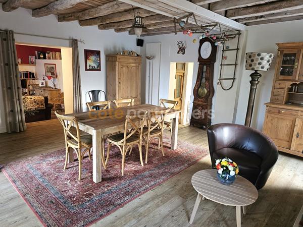 Vente
                Maison161 m² - 7 Pièces -
                    SAINT LEGER SOUS CHOLET (49280)