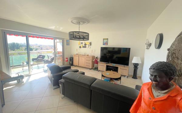 Appartement à vendre    3 pièces •  Toulon