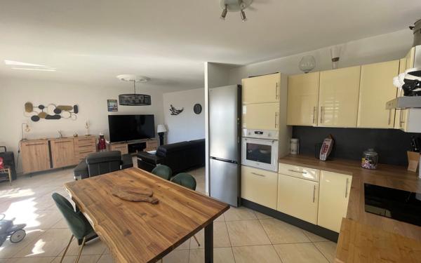 Appartement à vendre    3 pièces •  Toulon