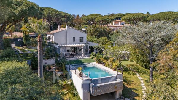 Grimaud, magnifique villa plage à pied.