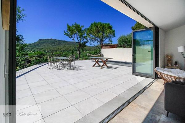 Tourves : maison rénovée 170 m² avec piscine, terrasse et vue Saint-Probace sur terrain de 1 200 m²