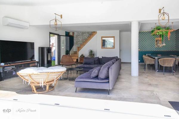 Tourves : maison rénovée 170 m² avec piscine, terrasse et vue Saint-Probace sur terrain de 1 200 m²
