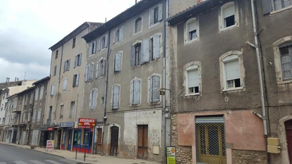 Immeuble à vendre    9 pièces •  Saint-Ambroix