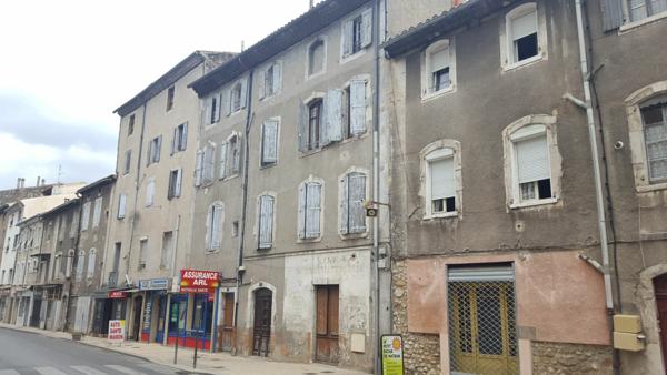 Immeuble à vendre    9 pièces •  Saint-Ambroix