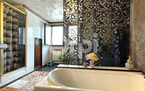 Appartement à vendre    4 pièces • 152 m2 Évreux