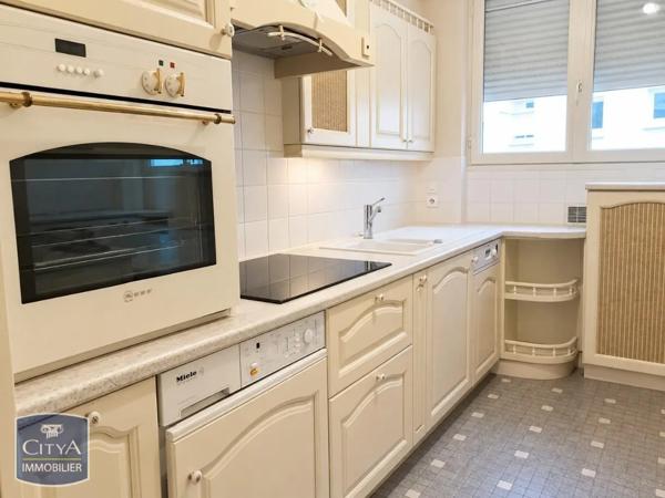 Appartement à louer 3 pièces 76.94m² Angers (49000)