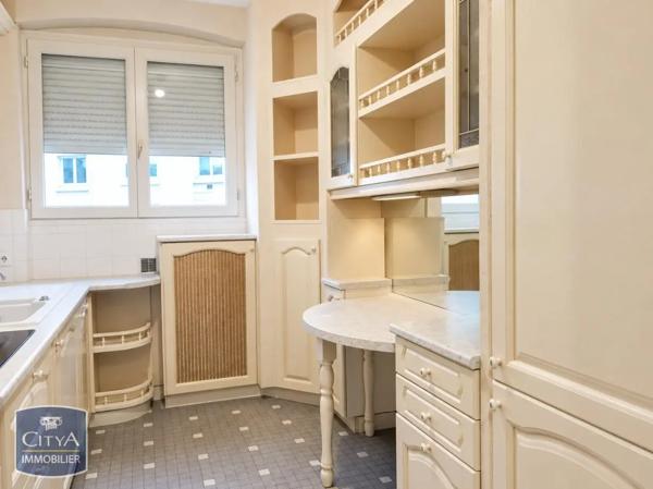 Appartement à louer 3 pièces 76.94m² Angers (49000)